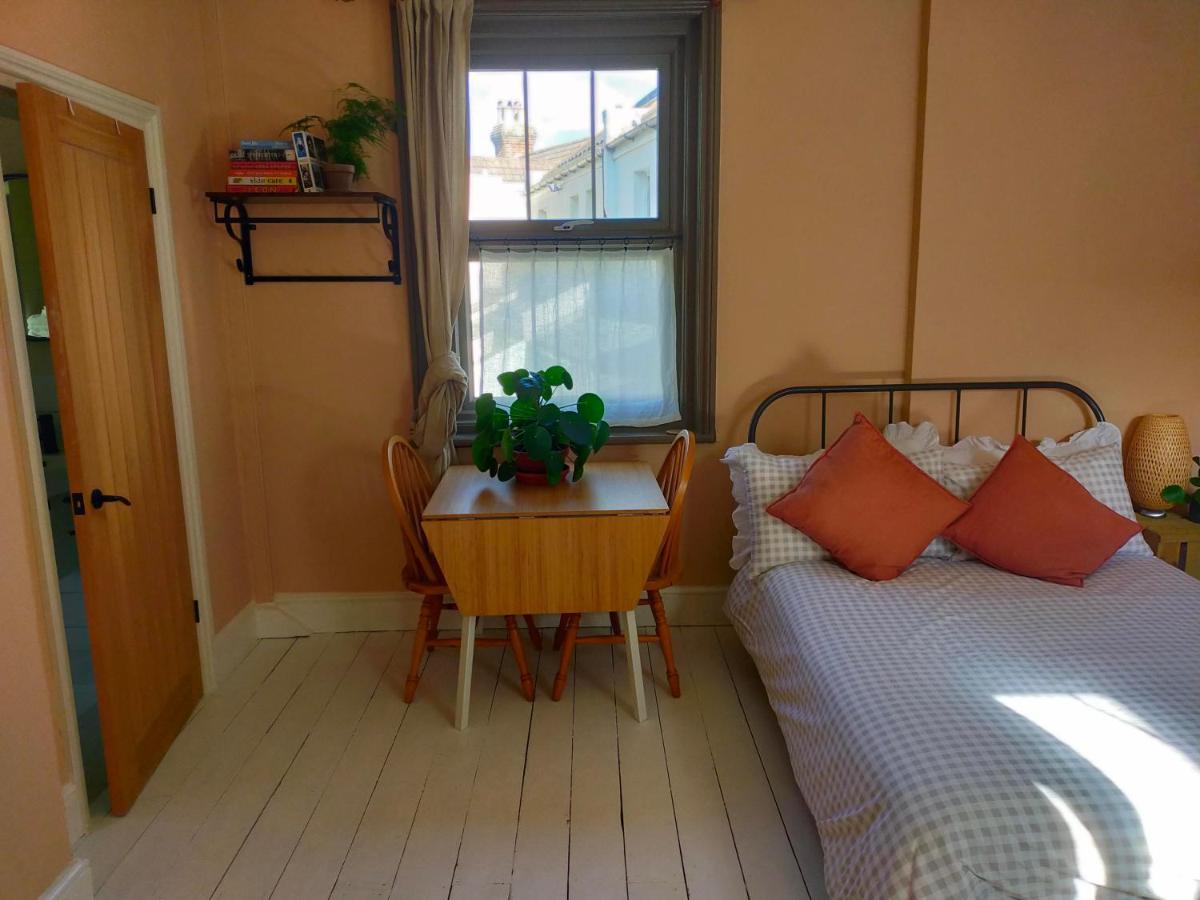 Alexandra Retreat Apartment Хейстингс Екстериор снимка