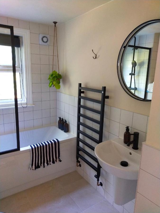 Alexandra Retreat Apartment Хейстингс Екстериор снимка